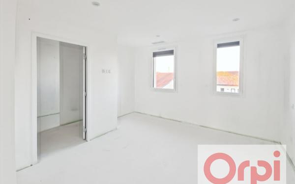 Maison à vendre    4 pièces •  Grenade