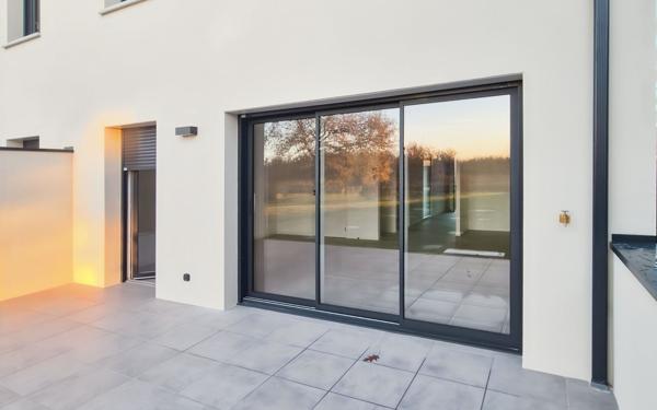 Maison à vendre    4 pièces •  Grenade