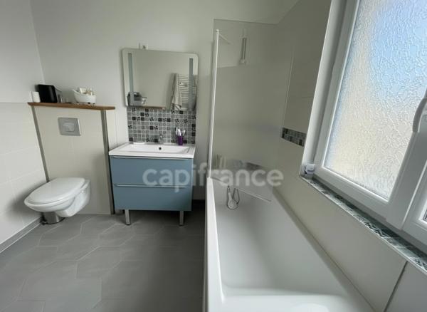 Maison 3 chambres, rénovée avec jardin.