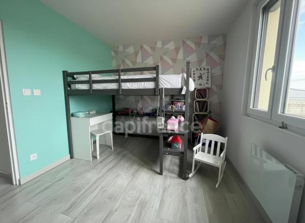 Maison 3 chambres, rénovée avec jardin.