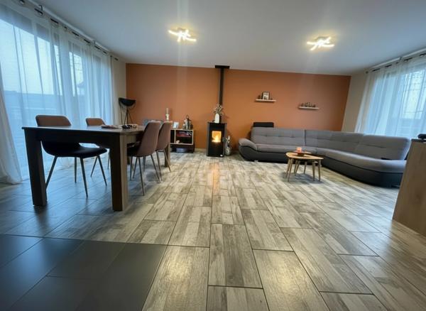 Maison 3 chambres, rénovée avec jardin.