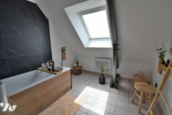 Maison familiale rénovée – 4-5 chambres, bureau et vie de plain-pied