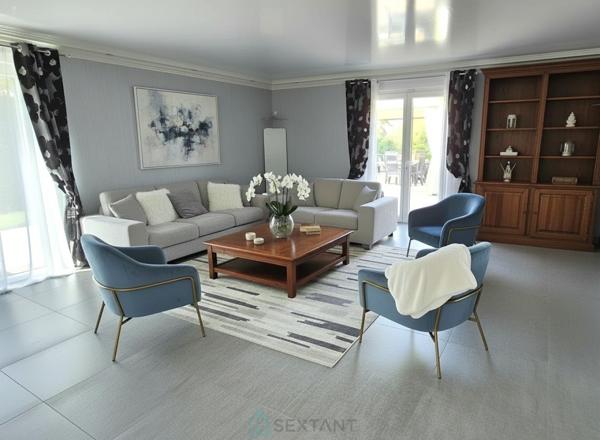 Belles prestations : Maison 5 chambres, garage, piscine, jardin paysagé