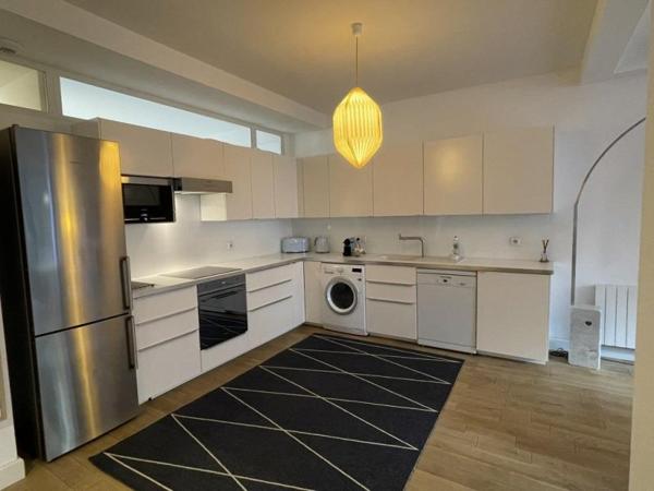 Location / Appartement T4