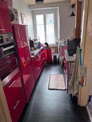 RARE – Maison de ville à fort potentiel en plein cœur de Laval (quartier Ave)