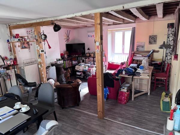 RARE – Maison de ville à fort potentiel en plein cœur de Laval (quartier Ave)