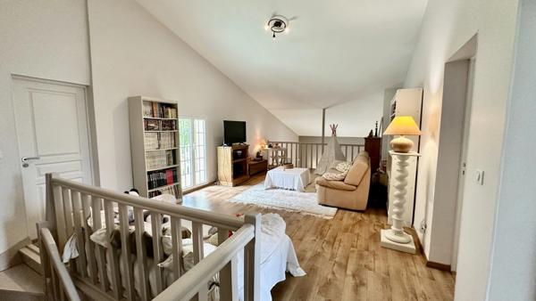 Maison à vendre 7 pièces MARTIGNAS SUR JALLE (33)
