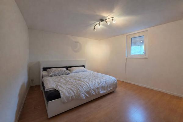 Murs commerciaux + Appartement T3 pour 132 m²