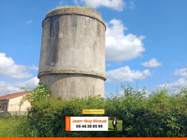 Maison à vendre 1 pièces SAINT PRIEST BRAMEFANT (63) ANCIEN CHATEAU D EAU