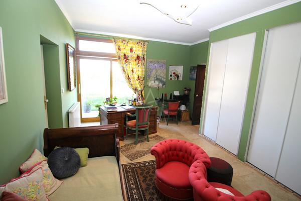 ANCIENNE METAIRIE DE CHATEAU XIXè rénovée de plus de 400m² habitables sur parc fleuri de 4083m²