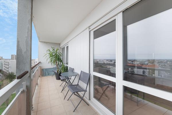 A découvrir en exclusivité: appartement de 89,6 m², composé de 3 chambres, avec balcon , ascenseur, buanderie et nombreux rangements