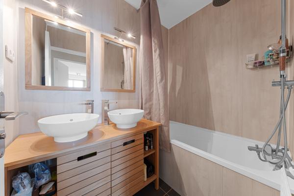 A découvrir en exclusivité: appartement de 89,6 m², composé de 3 chambres, avec balcon , ascenseur, buanderie et nombreux rangements