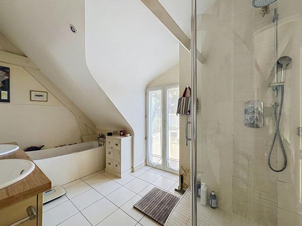 Maison Les Garennes Sur Loire 6 pièce(s) 144 m2