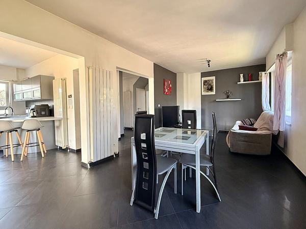 MAISON PLAIN-PIED AVEC SUPERBE JARDIN SUR CERNAY