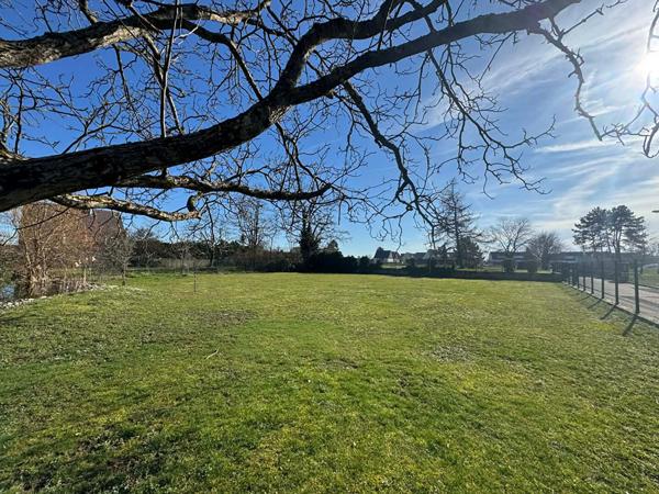 MAISON PLAIN-PIED AVEC SUPERBE JARDIN SUR CERNAY