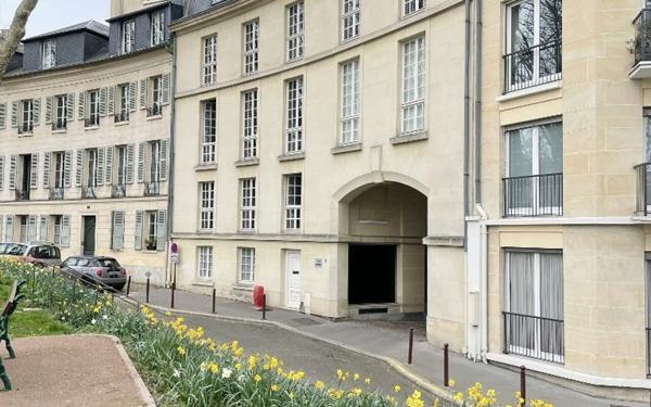 Appartement à louer    3 pièces • 69,60 m2 Versailles