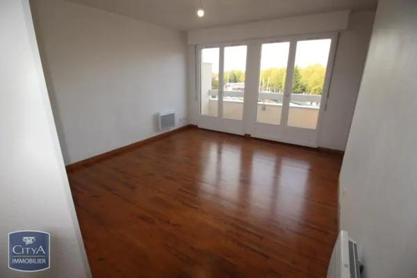 Appartement à louer 1 pièce 31.8m² Cambrai (59400)