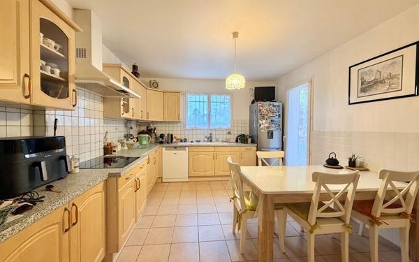 Maison à vendre    5 pièces •  Garons