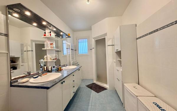 Maison à vendre    5 pièces •  Garons