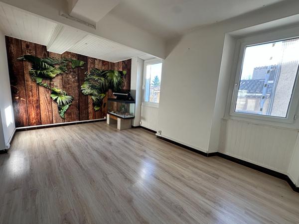 IMMEUBLE de rapport à Malijai entre Digne les bains et Manosque proche A51