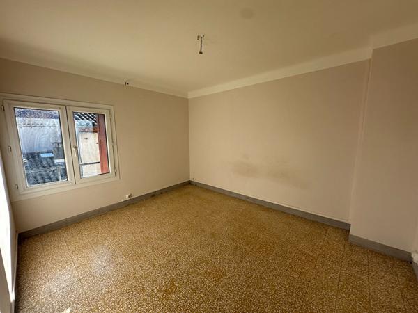 IMMEUBLE de rapport à Malijai entre Digne les bains et Manosque proche A51