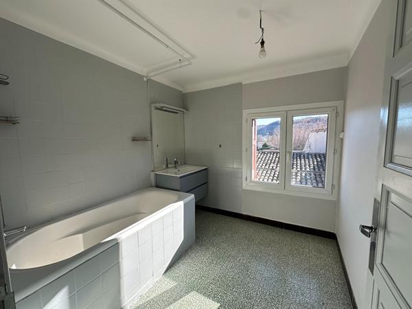 IMMEUBLE de rapport à Malijai entre Digne les bains et Manosque proche A51