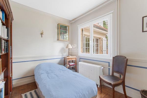 Maison Mareil Marly 9 pièce(s) 915 000 € **  - Référence  18185