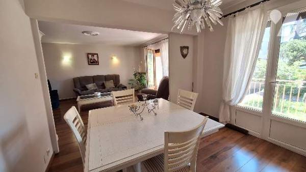 Appartement T5 climatisé ascenseur et GARAGE