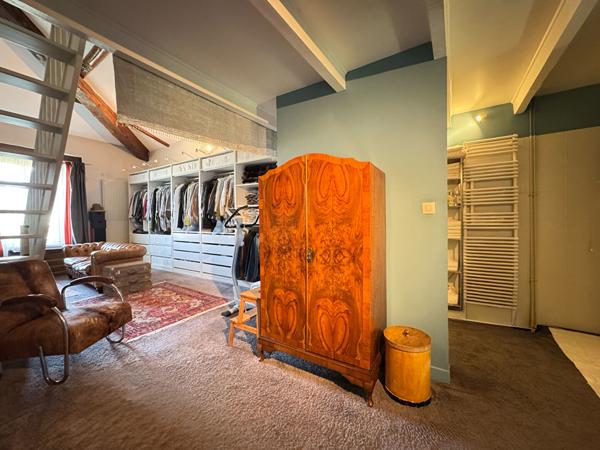 Authentique demeure du XVIII°  -  476 M²  - 7 CHAMBRES  - JARDIN - GRANGE - WOEL