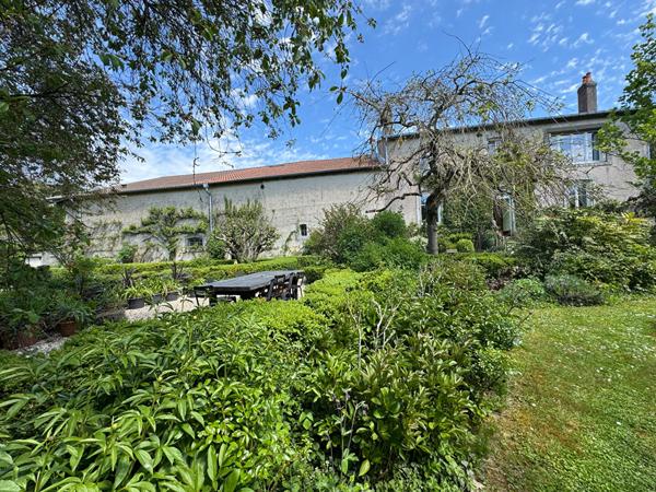 Authentique demeure du XVIII°  -  476 M²  - 7 CHAMBRES  - JARDIN - GRANGE - WOEL