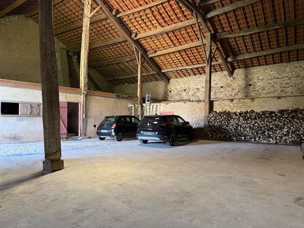 Authentique demeure du XVIII°  -  476 M²  - 7 CHAMBRES  - JARDIN - GRANGE - WOEL
