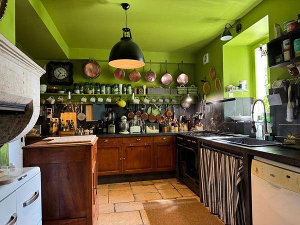 Authentique demeure du XVIII°  -  476 M²  - 7 CHAMBRES  - JARDIN - GRANGE - WOEL