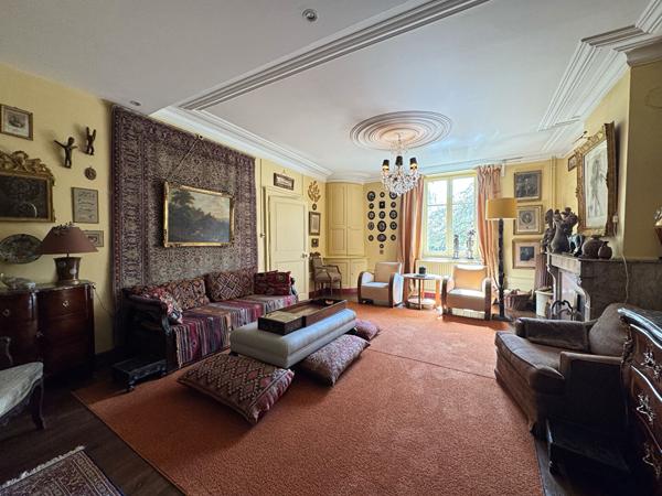 Authentique demeure du XVIII°  -  476 M²  - 7 CHAMBRES  - JARDIN - GRANGE - WOEL