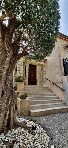 Magnifique villa meublée à louer à Mougins