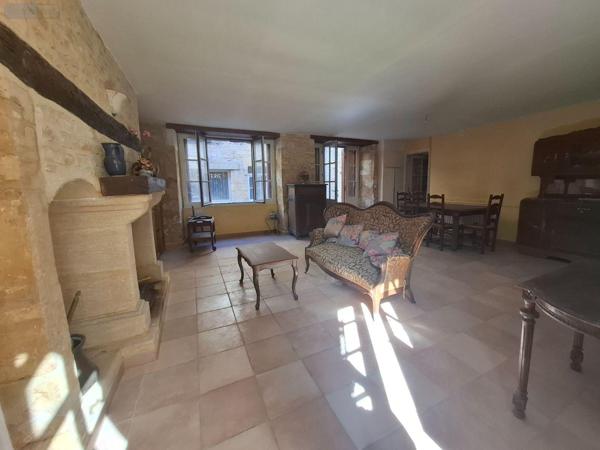 Maison de ville à vendre à Salignac-Eyvigues en Dordogne (24590), ref : 18113/7