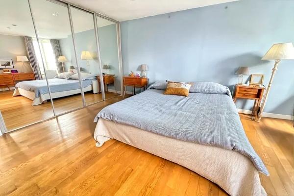 Belle demeure familiale de la renaissance avec son jardin suspendu à Écouen