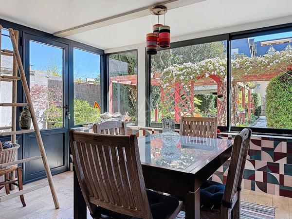 Centre-ville, 190m² - 6 chambres avec jardin