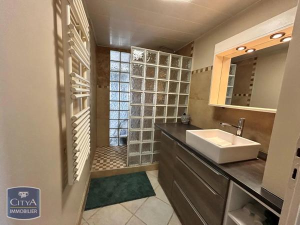 Appartement à louer 3 pièces 79.6m² Villefranche-sur-Saône (69400)