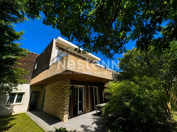 MAISON FAMILIALE DE CARACTÈRE  180 M² HABITABLES  JARDIN  STUDIO INDÉPENDANT  DÉPENDANCE-FORT POTENTIEL