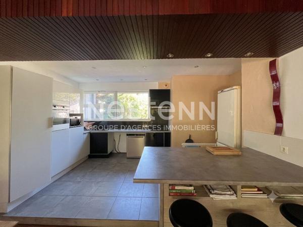MAISON FAMILIALE DE CARACTÈRE  180 M² HABITABLES  JARDIN  STUDIO INDÉPENDANT  DÉPENDANCE-FORT POTENTIEL