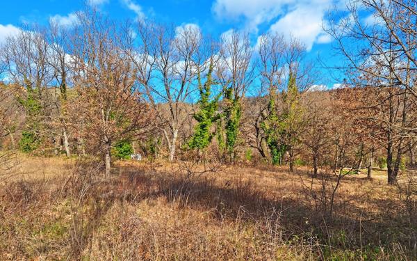 Terrain à vendre    Quinson