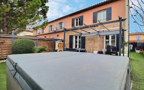 Maison à vendre    4 pièces •  Carpentras