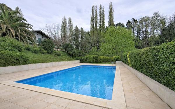 Maison à vendre    9 pièces • 218,49 m2 Ustaritz