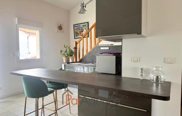 Appartement 3 pièces duplex traversant en parfait état avec