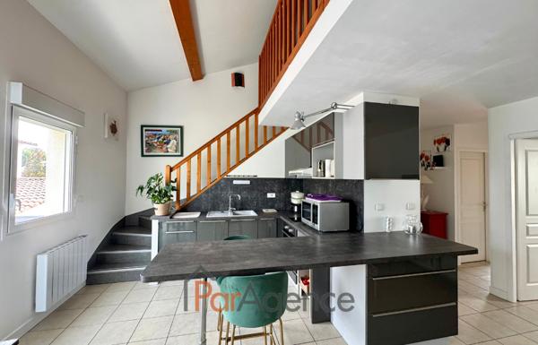 Appartement 3 pièces duplex traversant en parfait état avec