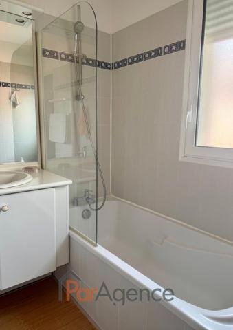 Appartement 3 pièces duplex traversant en parfait état avec