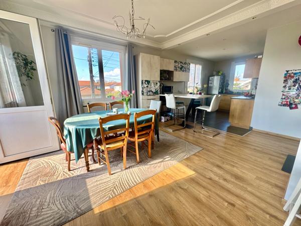 ROANNE (42)Maison de 152m², terrain de 638m²,  6 pièces dont  3 chambres
