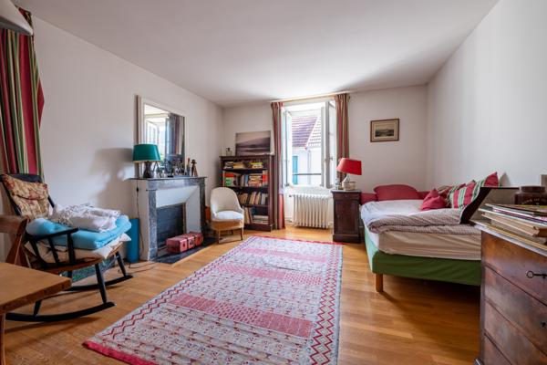 Janville-sur-Juine (91510) Maison de Maître en pierre du XIXe siècle avec parc arboré et piscine, à 45 min de Paris