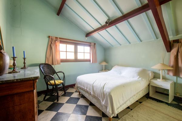 Janville-sur-Juine (91510) Maison de Maître en pierre du XIXe siècle avec parc arboré et piscine, à 45 min de Paris