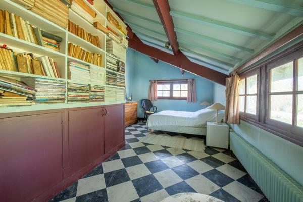 Janville-sur-Juine (91510) Maison de Maître en pierre du XIXe siècle avec parc arboré et piscine, à 45 min de Paris